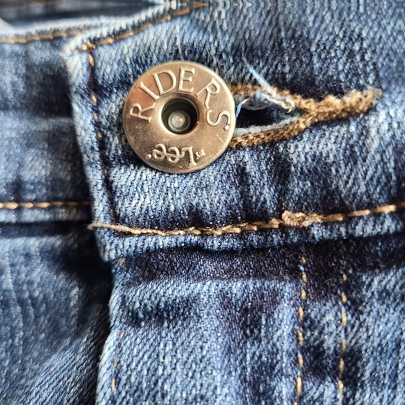 Riders by Lee Woman's Flex Stright Leg Jeans, Size: 18 Color: Blue - Picture 7 of 13